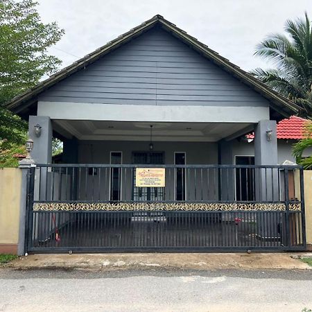 Relaxs Homestay Kota Bharu Bagian luar foto
